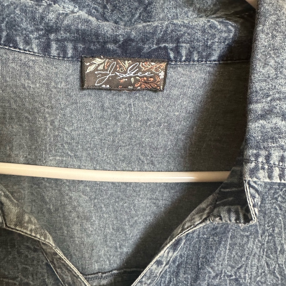 Blue Washed Denim Button-Up Shirt with Floral Logo Tag - Picture 5 of 7